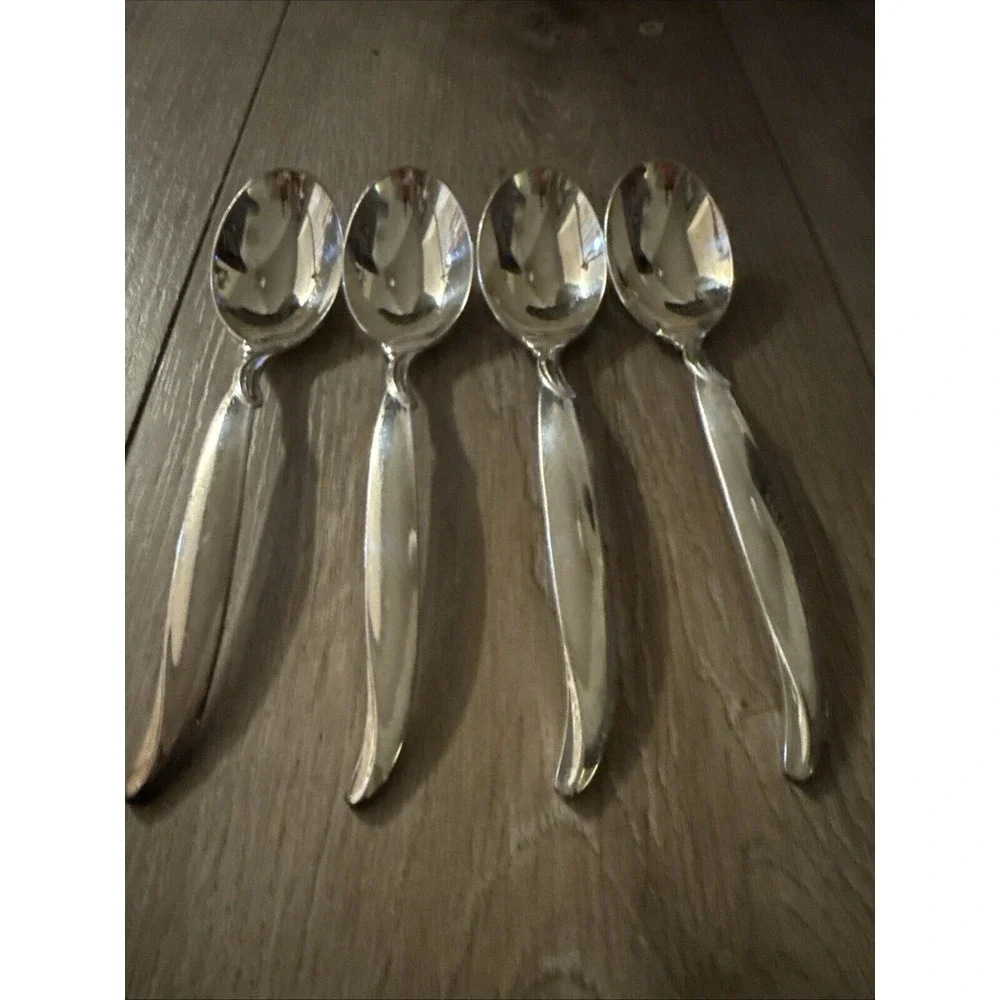 4 PCs 1847 Rogers Bros FLAIR International Silver Plate Oval Soup Spoons‎